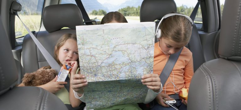 How to organize a trip with a child?